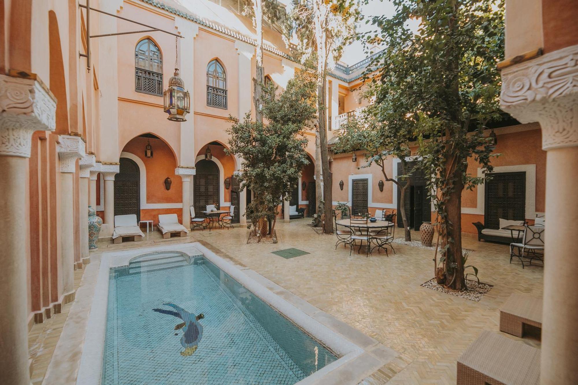 Riad Le Perroquet Bleu Suites & Spa Marrakesh Bagian luar foto