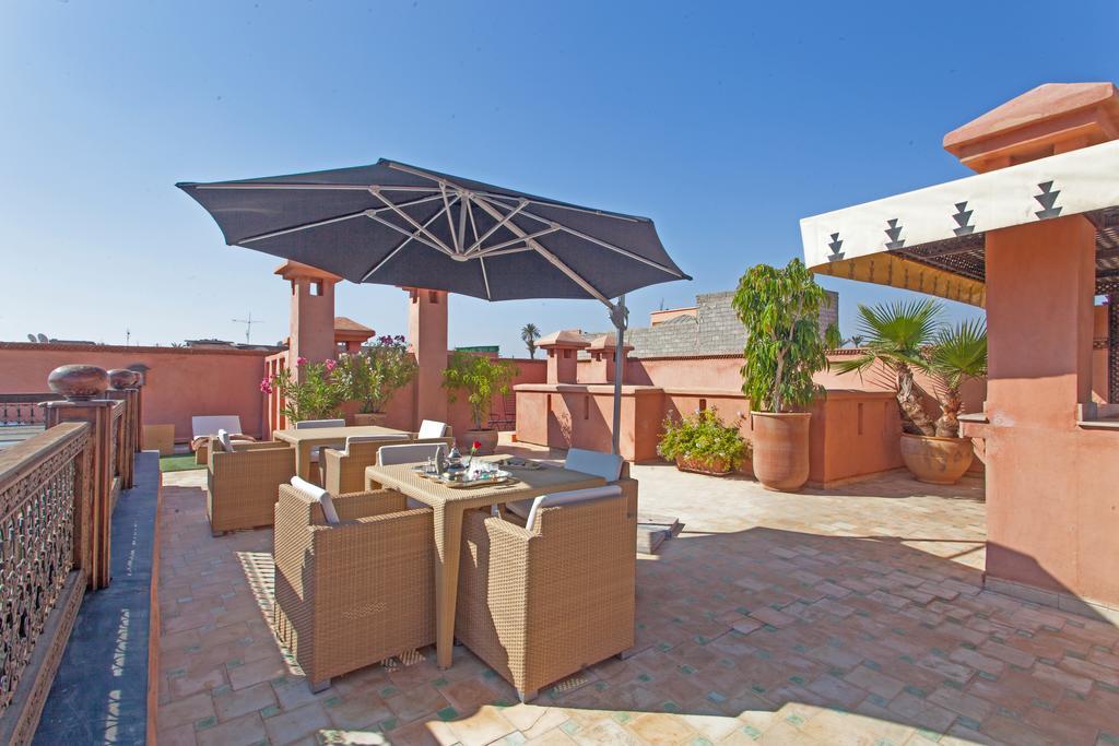 Riad Le Perroquet Bleu Suites & Spa Marrakesh Bagian luar foto