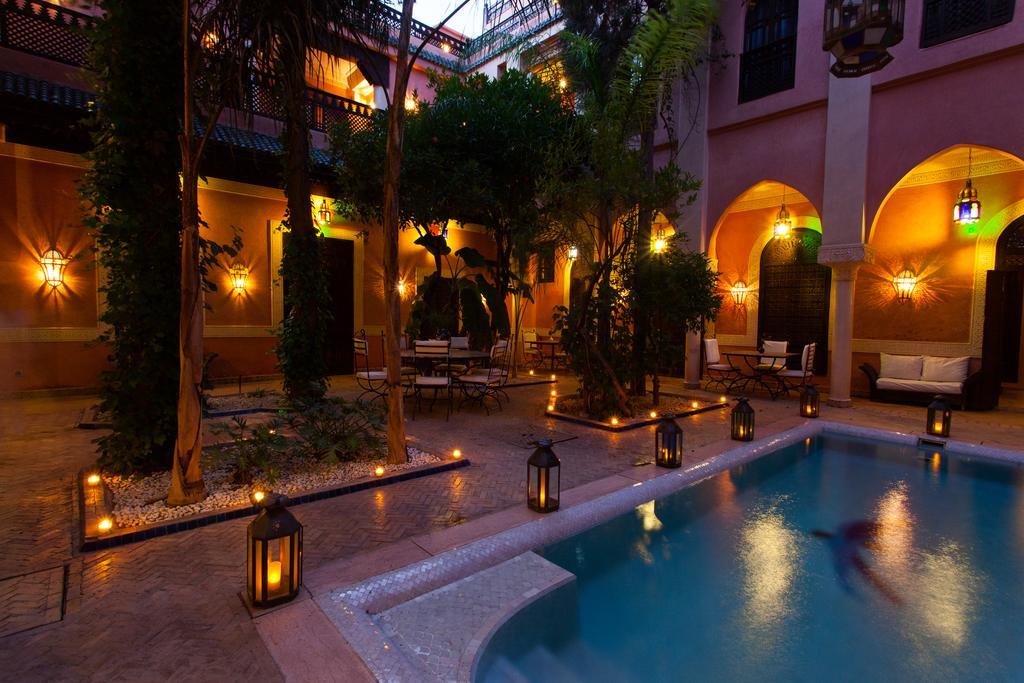Riad Le Perroquet Bleu Suites & Spa Marrakesh Bagian luar foto